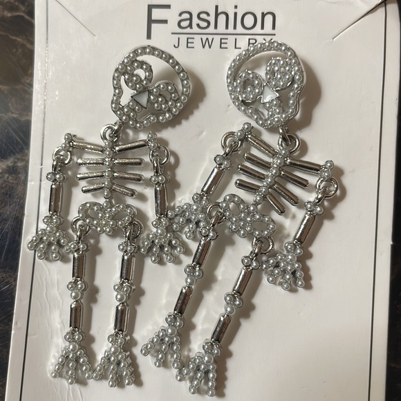 Skeleton Pearl Silver Drop Earrings - Picture 4 of 7